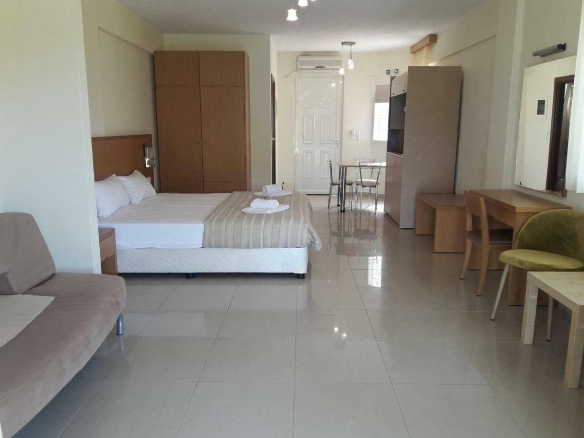 Alex House Aparthotel Zacharo Exterior photo